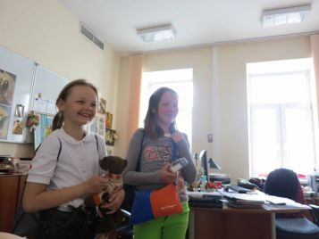 Награждение призёров  конкурса детских работ из  Лужской  и Рославльской школы-интерната